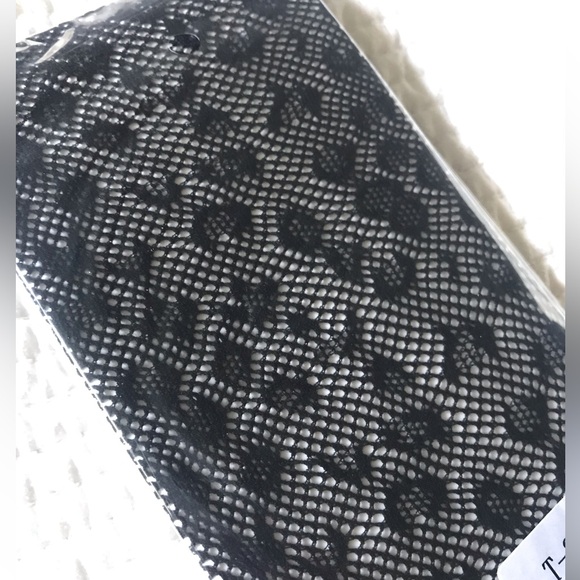 Never opened, brand new sexy seamless fishnet pantyhose tights - Picture 3 of 4